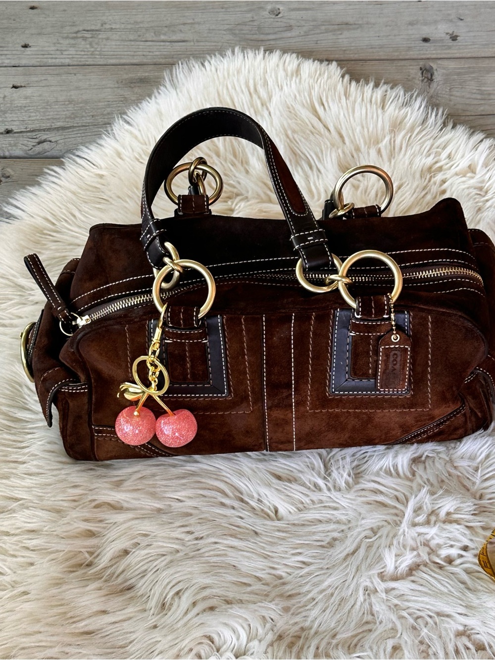 Coach SMALL 10061 Vintage Mia Soho
Y2K Brown Suede Shoulder Bag - Picture 4 of 11